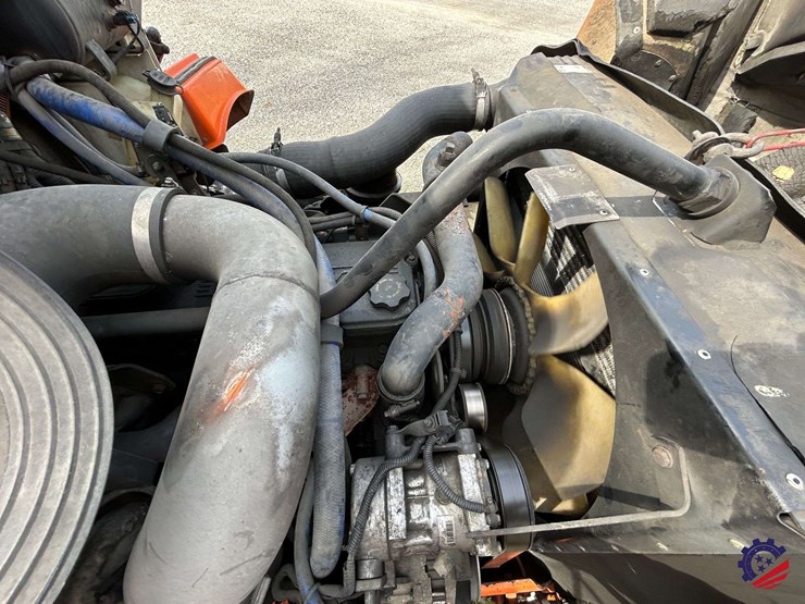 2005-kenworth-t300-image-109