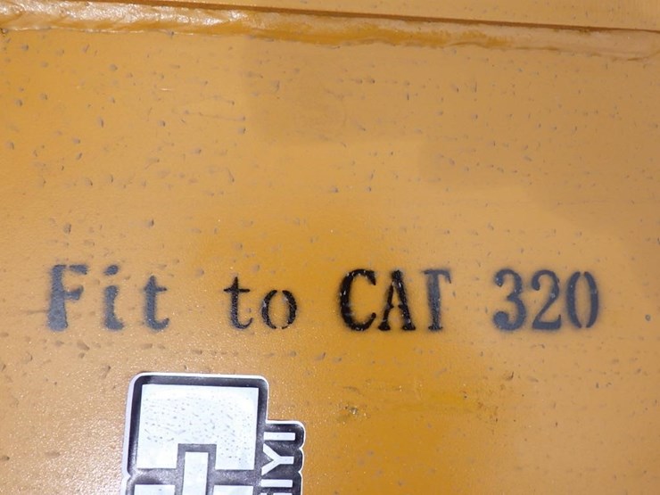 caterpillar-320-image-5