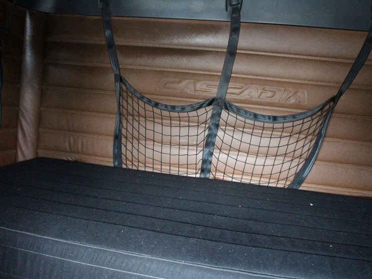 2019-freightliner-cascadia-pt126sl-3akjhhdr0kskl2228-mileage:-688348-image-31