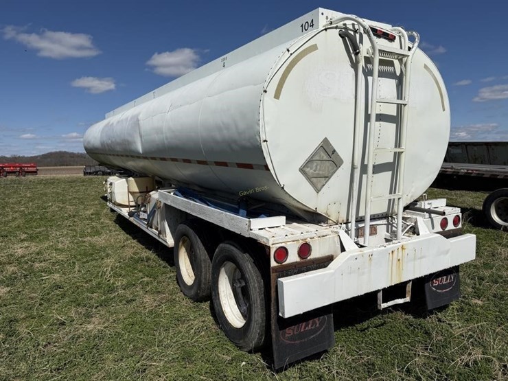 1974-heil-40'-semi-tanker-trailer-image-12
