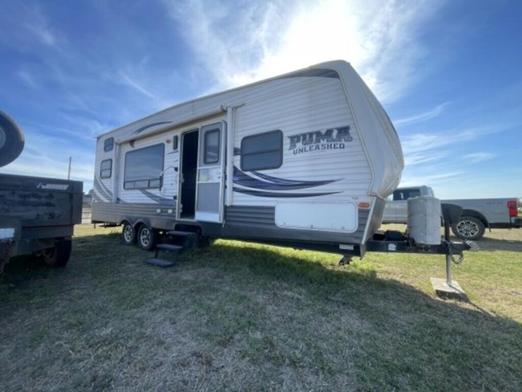2014-forest-river-26’-puma-toy-hauler-rv-travel-image-6