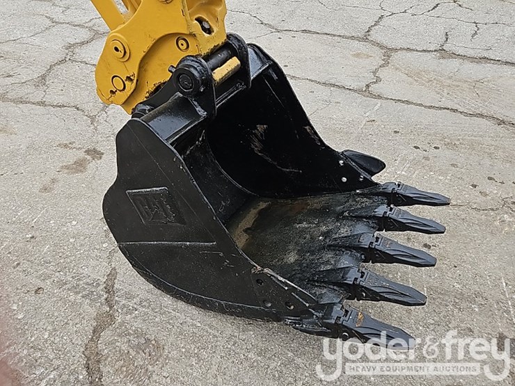 2018-caterpillar-305.5-image-7