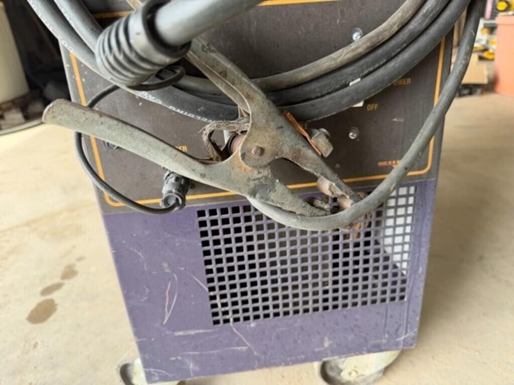 hobart-ironman-210-mig-welder-image-4