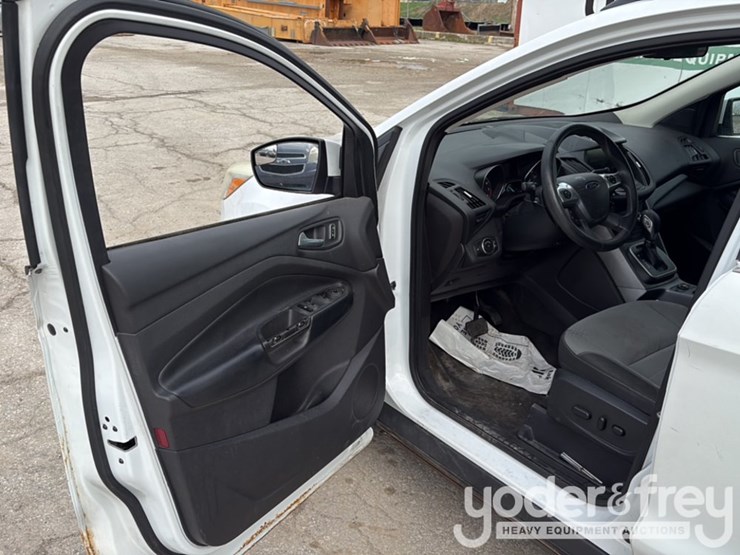 2014-ford-escape-image-35