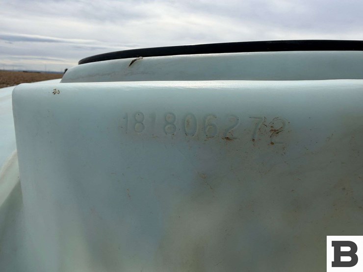 1550-gallon-round-poly-fertilizer-tank-image-7