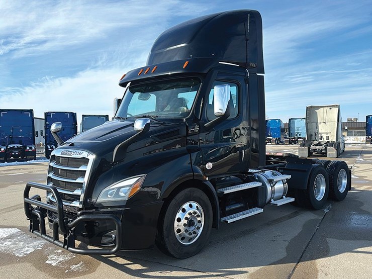 2022-freightliner-cascadia-116-image-1