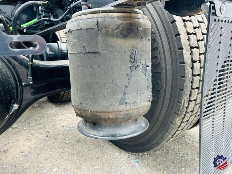 2024-international-lt62f-t/a-truck-tractor-image-57