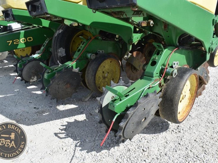 john-deere-7200-image-16
