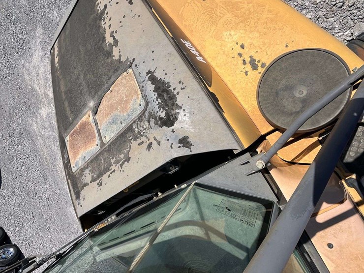 2010-volvo-a40e-image-48