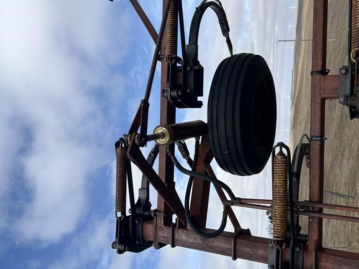 morris-anhydrous-chisel-plow-2859-image-22