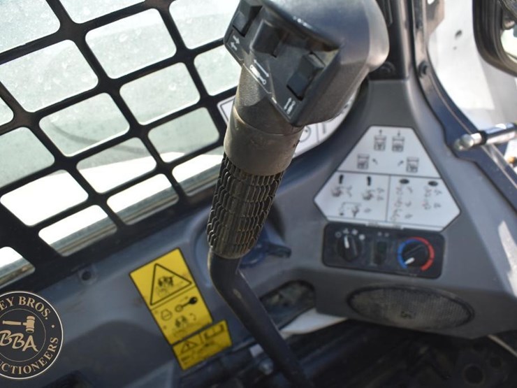 2023-bobcat-t770-image-35