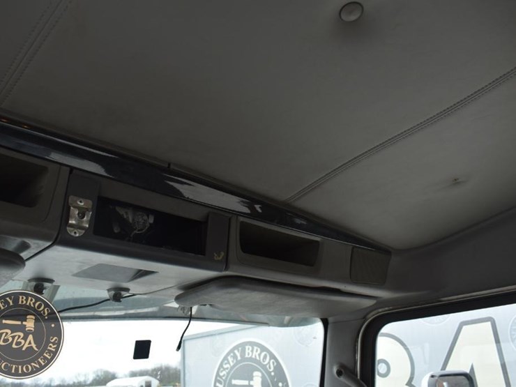 2013-kenworth-t660-image-38