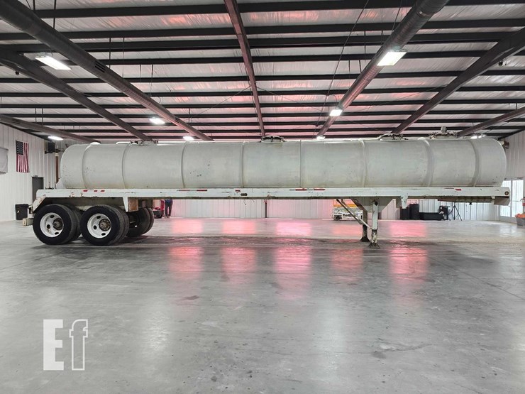 dragon-products-&-industries-vacuum-tank-trailer-image-6