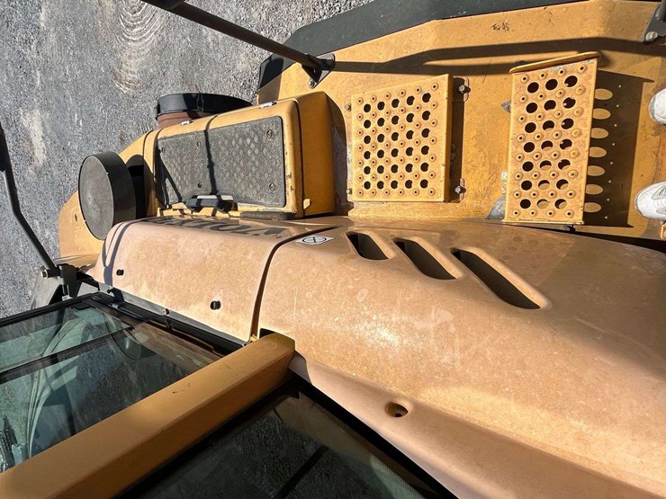 2010-volvo-a40e-image-47