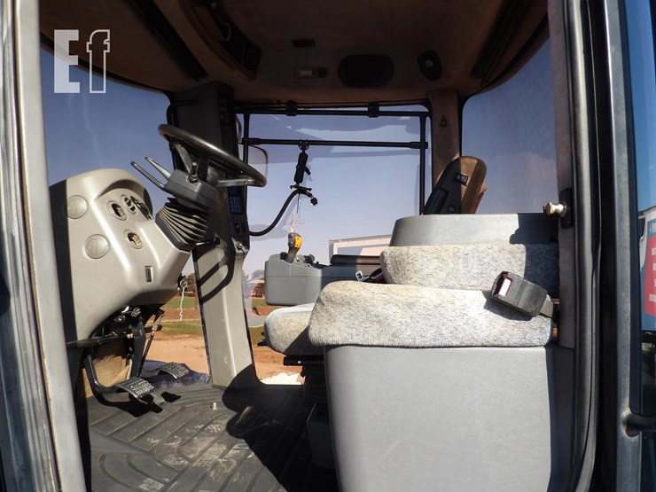 new-holland-t9040-image-15