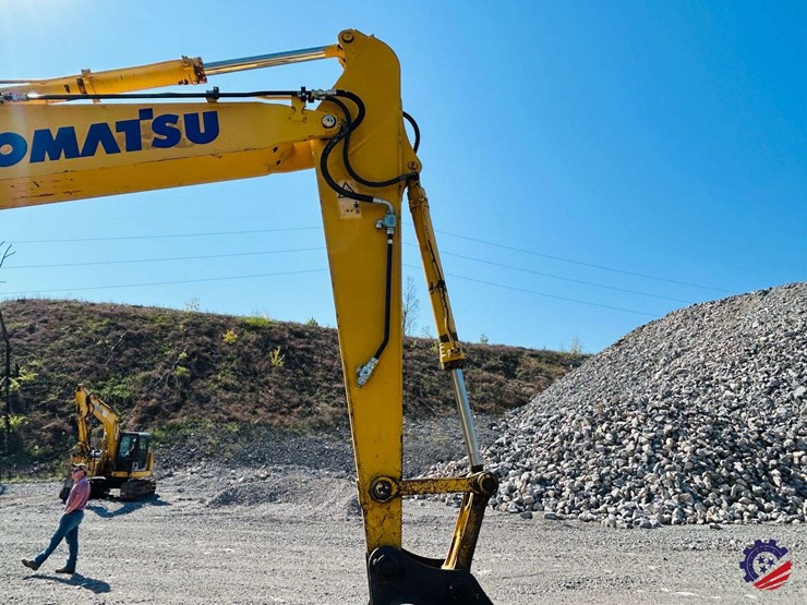 2015-komatsu-pc210-lc-image-49