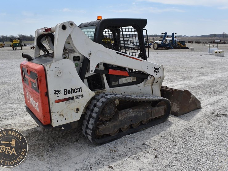 2016-bobcat-t590-image-8