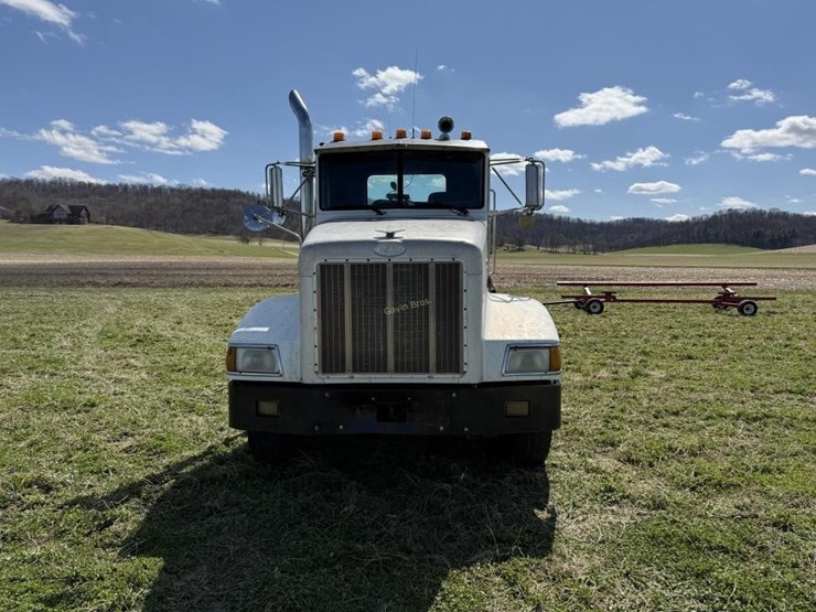 1996-peterbilt-385-image-2