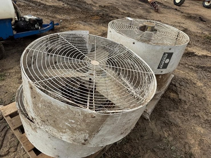 (4)-schaefer-36"-barn-fans-image-5