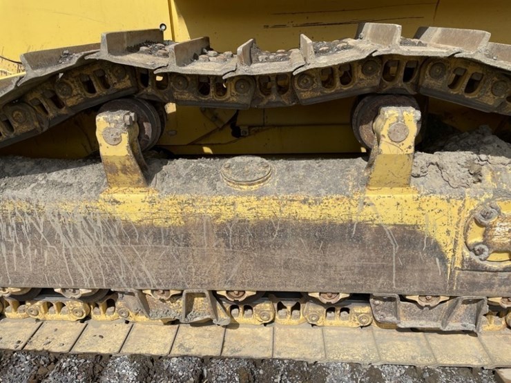 2013-komatsu-d65ex-17-image-16