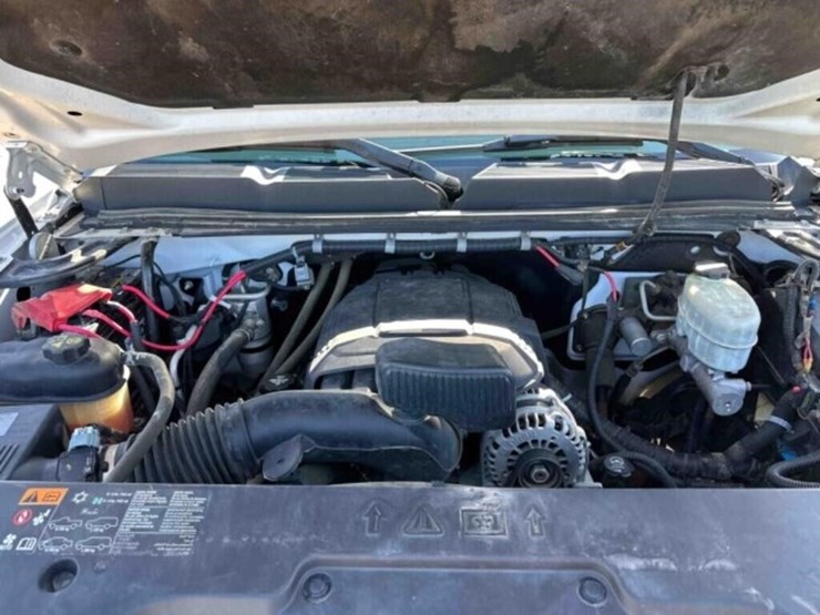 2011-chevrolet-2500-image-24