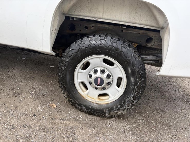 2012-gmc-sierra-2500-image-5