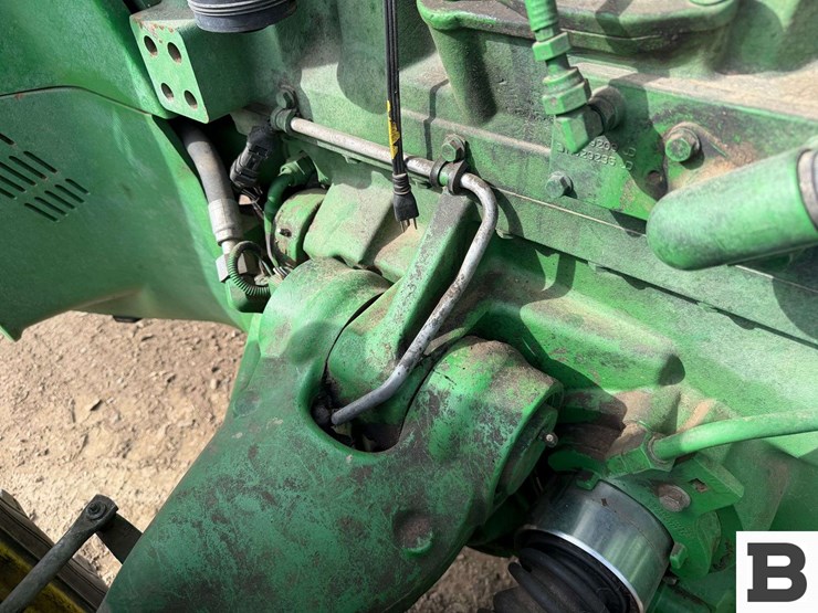 2011-john-deere-8310r-image-48