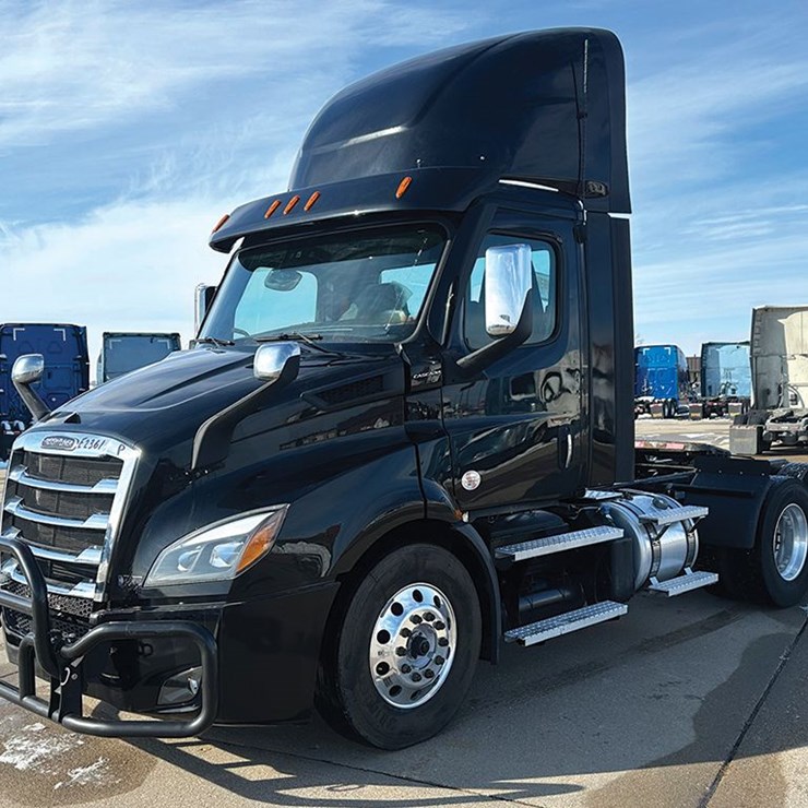 2022 FREIGHTLINER CASCADIA 116