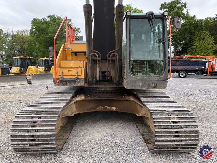 2017-volvo-ec300el-image-35