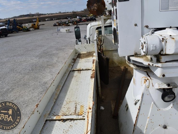 2005-international-durastar-4300-image-15