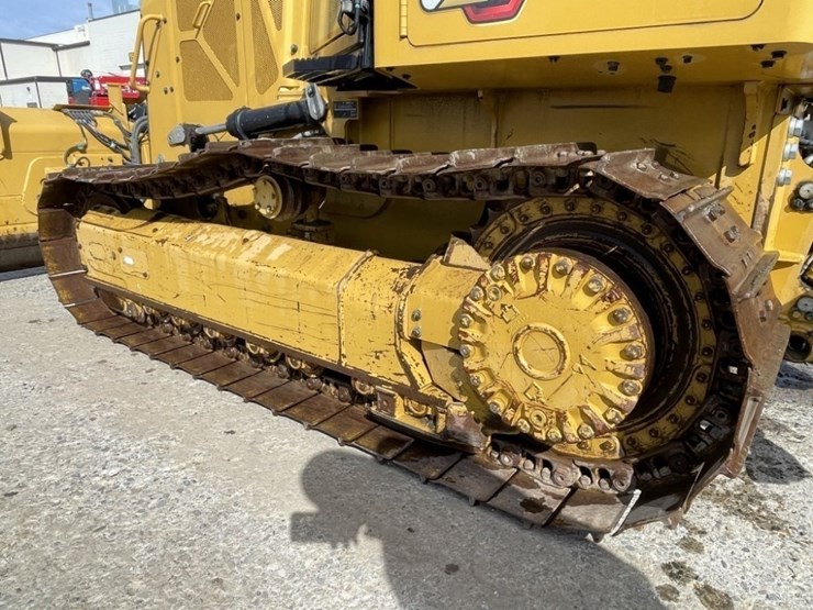 2021-caterpillar-d2-image-15