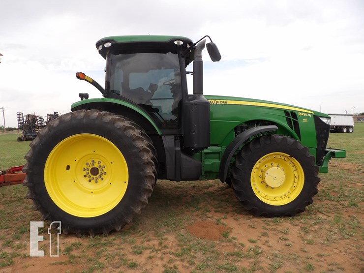 2012-john-deere-8235r-image-2