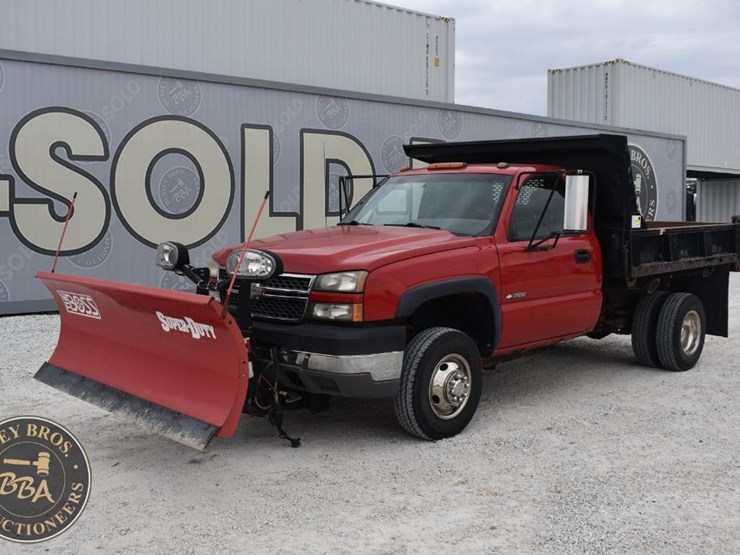 2003-chevrolet-3500-image-1