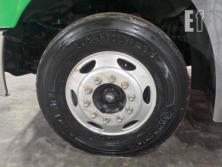 2017-mack-pinnacle-cxu613-image-23