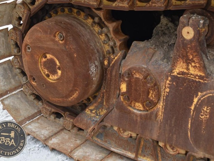 komatsu-d65ex-12-image-12