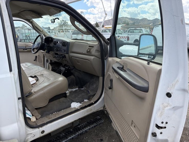 2005-ford-f350-image-9