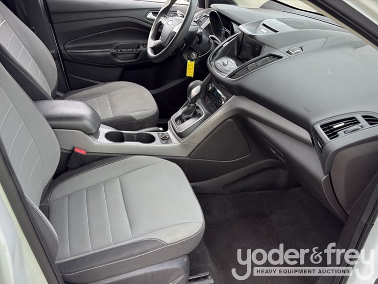 2014-ford-escape-image-26