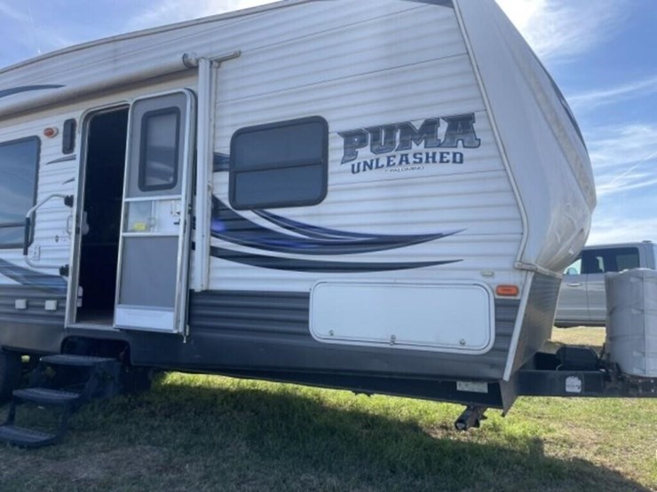 2014-forest-river-26’-puma-toy-hauler-rv-travel-image-7