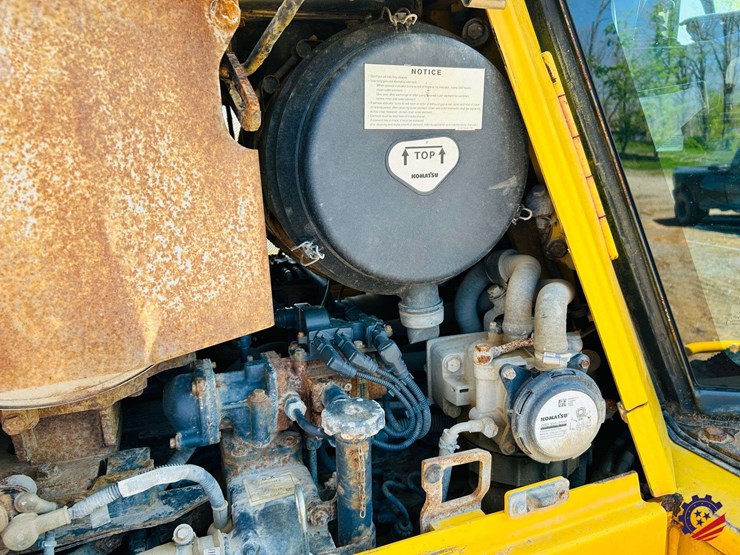 2023-komatsu-d65px-18-image-50