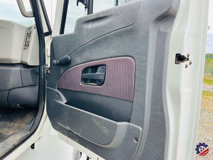 2015-international-durastar-4300-image-63