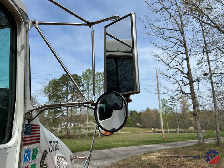 2005-kenworth-t300-image-56