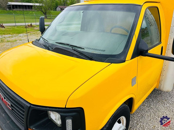 2009-gmc-savana-s/a-enclosed-roadside-service-truck-image-17