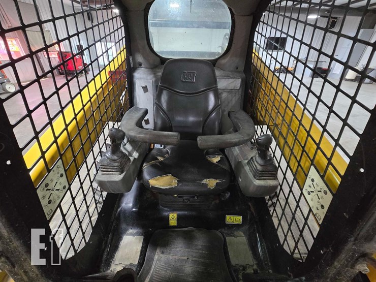 caterpillar-262d3-image-13