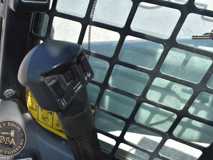 2023-bobcat-t770-image-45