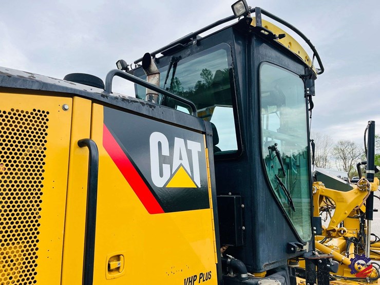 2010-caterpillar-120m-image-97