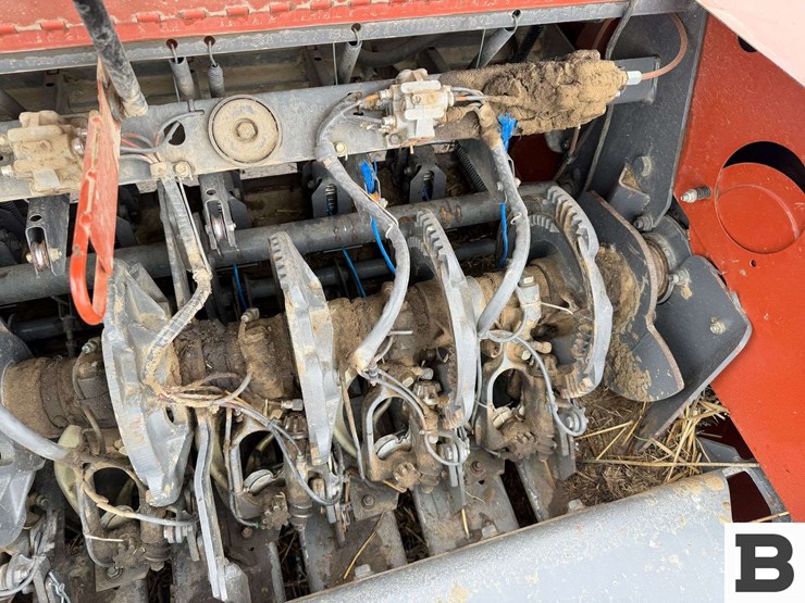 2007-massey-ferguson-2170-image-37