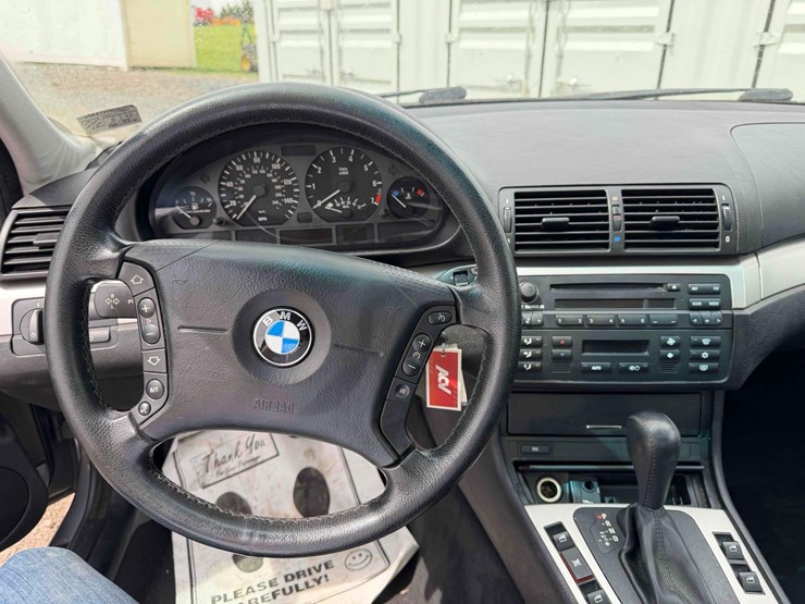 2003-bmw-325i-image-15