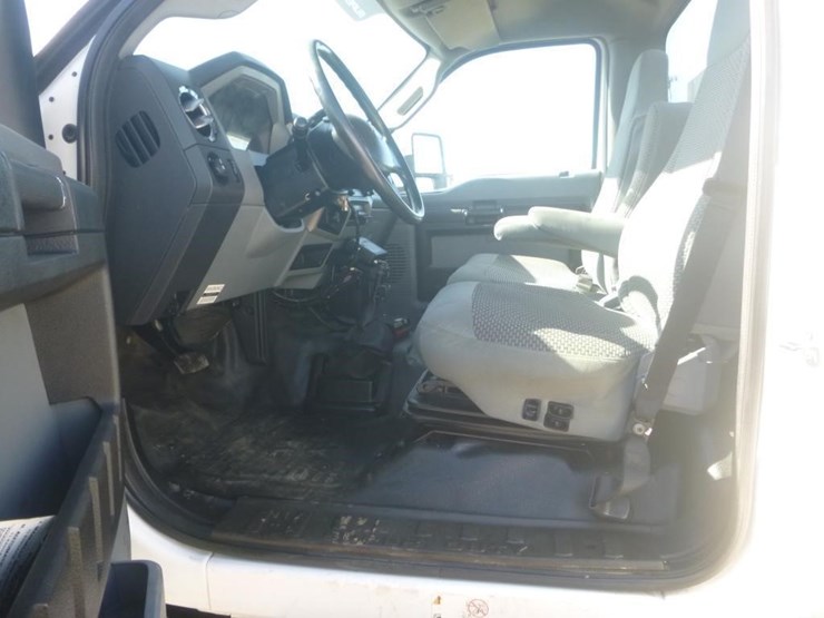 2013-ford-f650-image-19