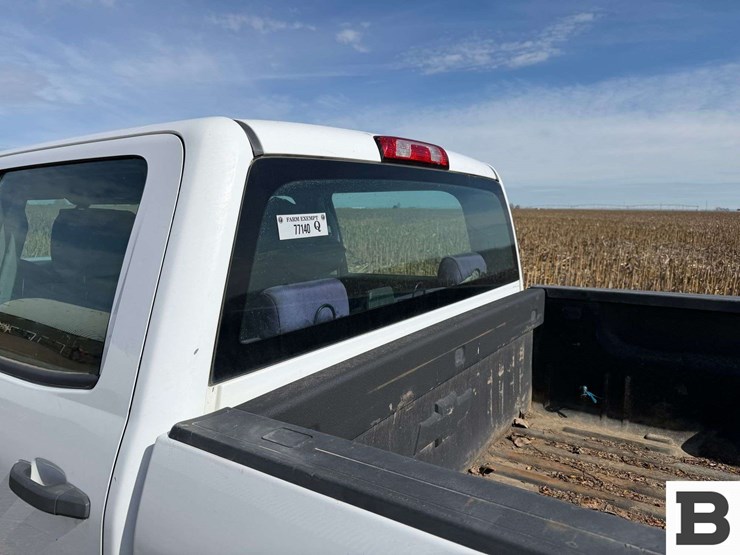 2017-chevrolet-silverado-2500-image-13