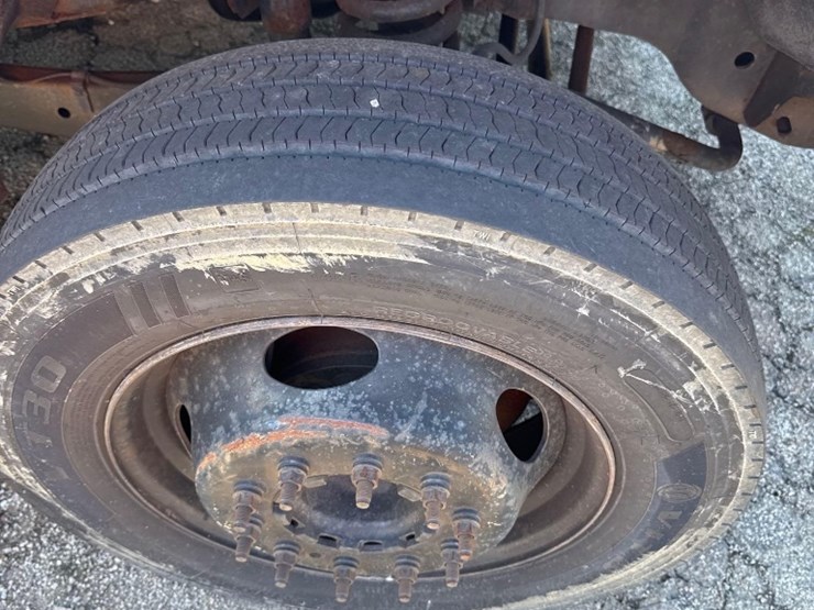 2010-ford-f550-image-2